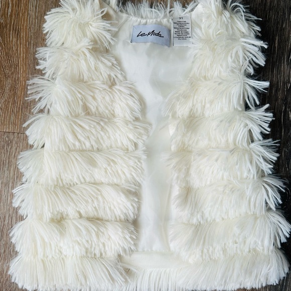 Le Moda white fuzzy winter open front vest size 3T - Picture 4 of 7